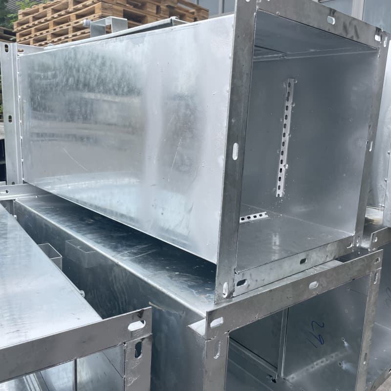 Vertical shaft cable tray