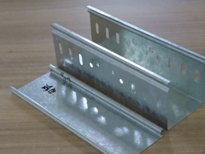 Ang self-locking cable tray