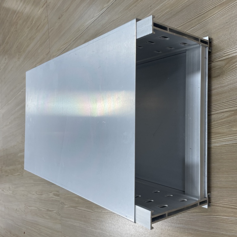 Double layer cable tray bracket